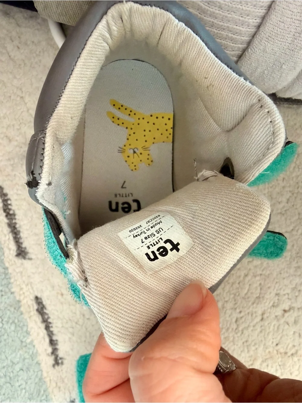 Kids Gray Hook-and-Loop Boots with Teal Accent Ten little